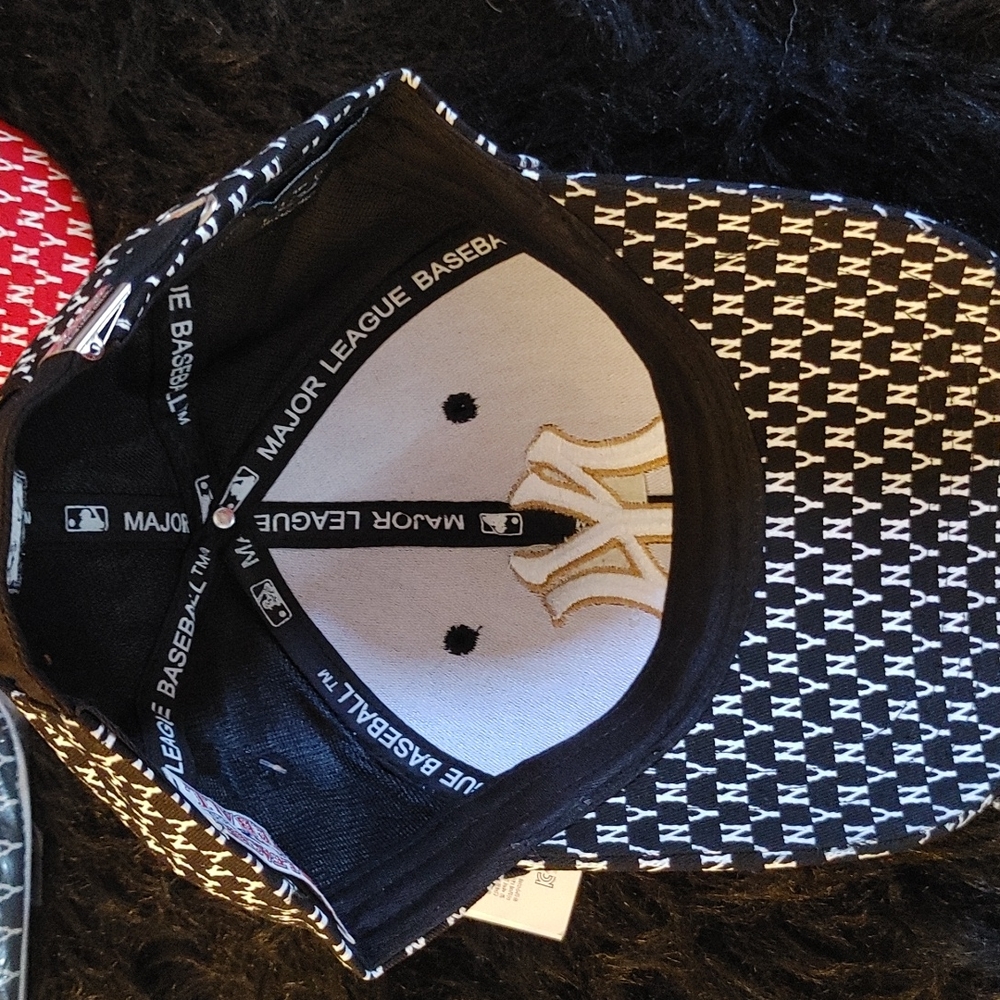 Hat+Fanny Pack - Picture 5 of 5